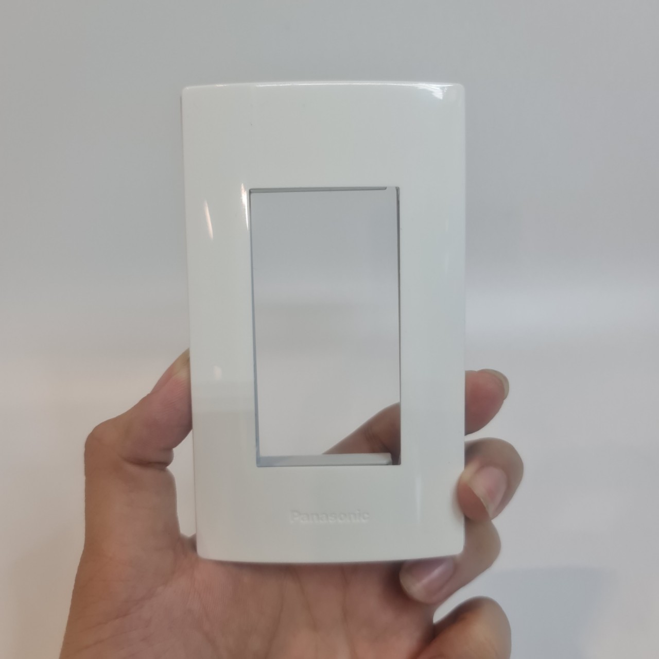 Panasonic Halumie - Mặt Dùng Cho 3 Thiết Bị - Màu Trắng | WEVH68030 - Ảnh 2